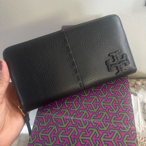 New Tory burch MCGRAW ZIP CONTINENTAL WALLET black - Picture 2 of 6